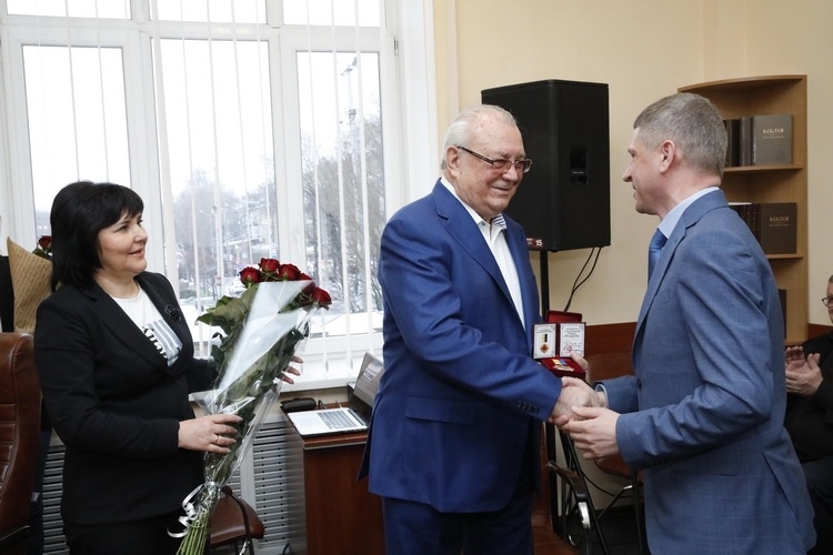 Натисніть для перегляду збільшеного зображення