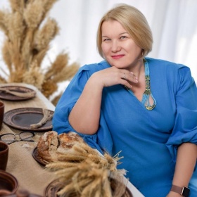 ВІТАННЯ ДИРЕКТОРУ ЦЕНТРУ ПІСЛЯДИПЛОМНОЇ ОСВІТИ ОЛЬЗІ ПРОСІНІЙ З НАГОДИ ДНЯ НАРОДЖЕННЯ