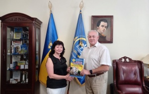 ПІДПИСАНО МЕМОРАНДУМ ПРО СПІВПРАЦЮ МІЖ ДЗВО «УНІВЕРСИТЕТ МЕНЕДЖМЕНТУ ОСВІТИ» ТА РАХІВСЬКОЮ РАЙОННОЮ РАДОЮ ЗАКАРПАТСЬКОЇ ОБЛАСТІ.